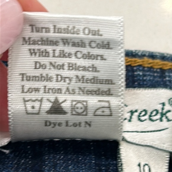 Coldwater Creek Crop Jeans with Decorative Blue Flowers sz.10 - Picture 6 of 9